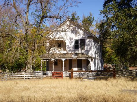 Buildings sprung up everywhere — a school, stock exchange, hospital, newspaper, opera <b>house</b>, electric plants, stores, hotels and more — and one miner, Tom T. . Abandoned houses for free in california